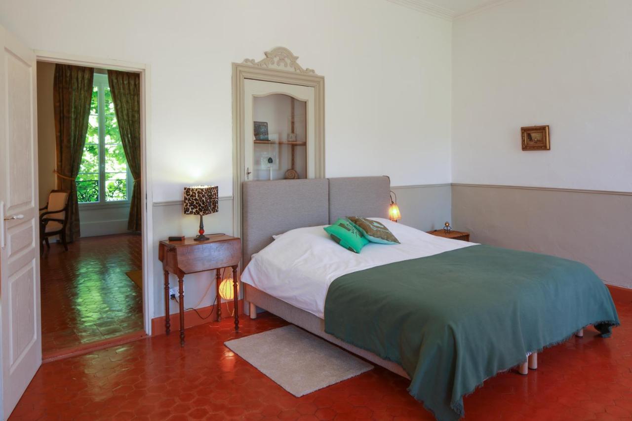 Le 37 Malaucene Bed & Breakfast Phòng bức ảnh